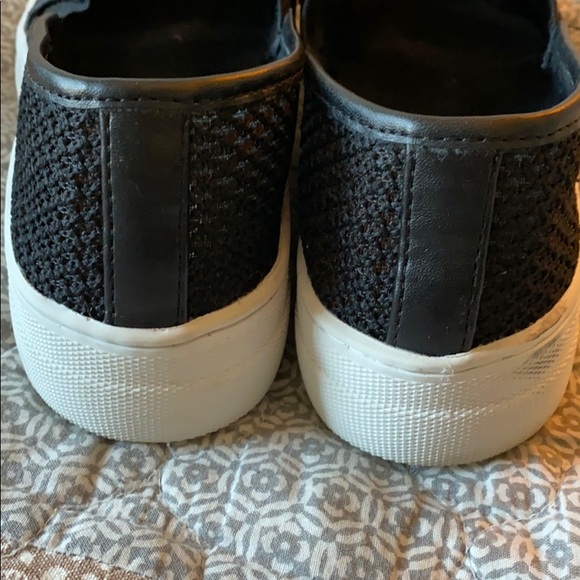 Steve Madden Mesh Gills - Picture 4 of 5